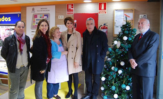 Inauguración del Árbol de la Memoria en el Mercado Municipal Villa de Vallecas