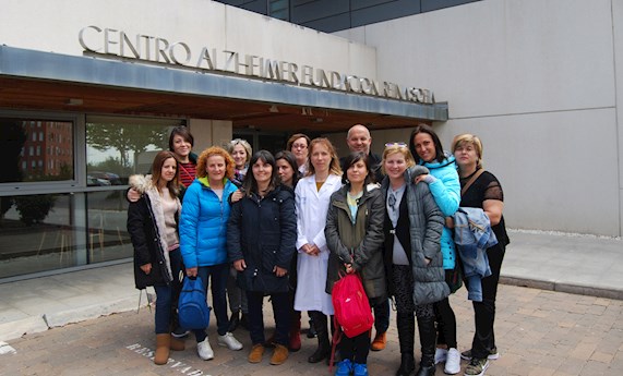 Visita alumnos del curso Atención Sociosanitaria a personas dependientes en Instituciones sociales, organizado por la Asociación de Familiares de Alzheimer de León